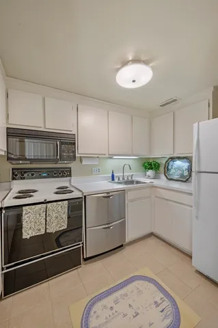 $839,000 | 9 Skinner's Path, Unit 9, Marblehead, MA 01945