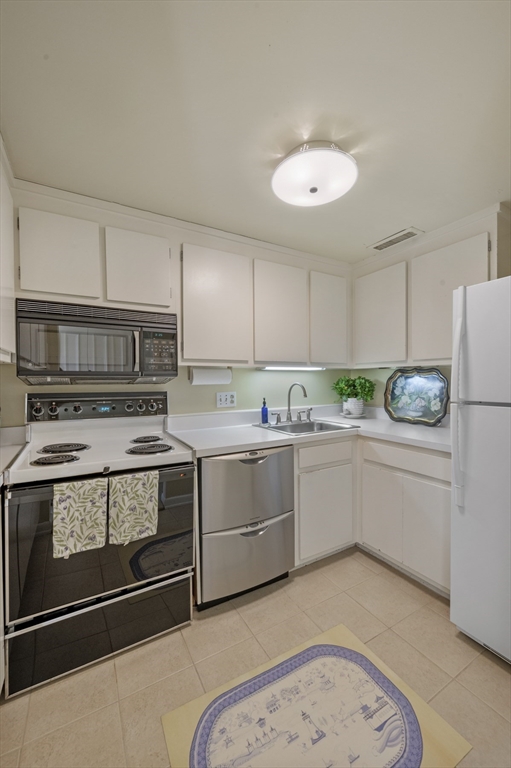 9 Skinner's Path, Unit 9 Marblehead, MA 01945 - Photo 17 of 25