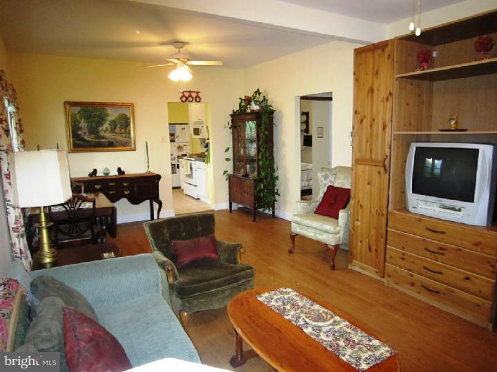 306 Ryanard Road Wallingford, PA 19086 - Photo 3 of 22