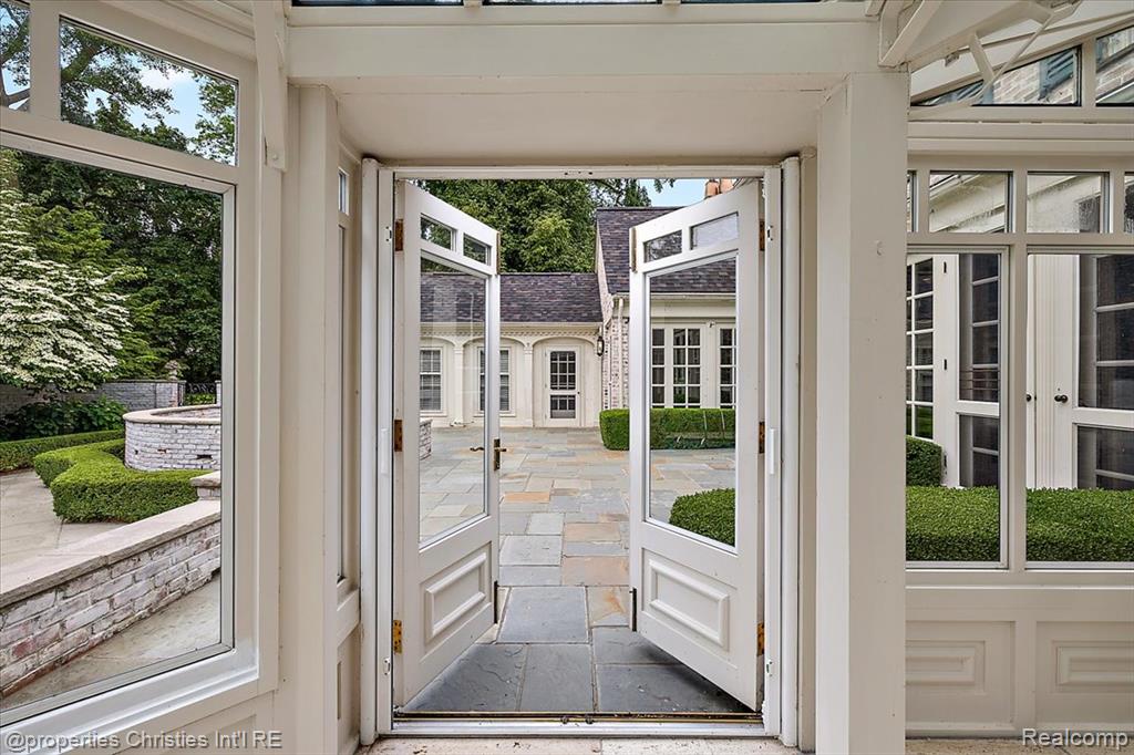 237 Lake Shore Road Grosse Pointe Farms, MI 48236 - Photo 45 of 98 Gallery Image 45