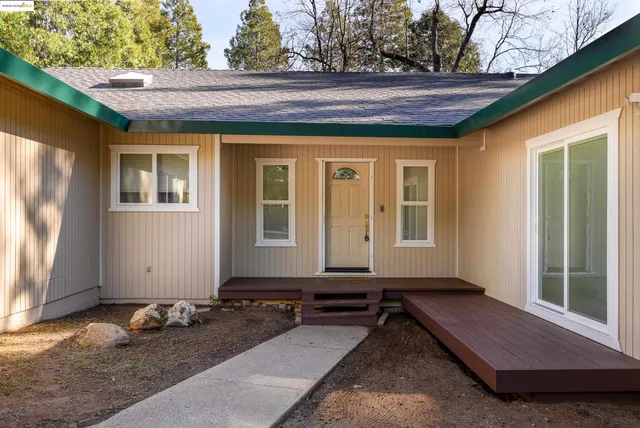 $585,000 | 22749 Confidence Road, Twain Harte, CA 95383