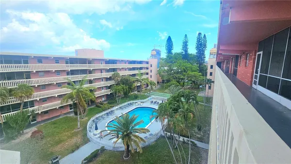 $2,300 | 180 Northeast 12th Avenue, Unit 10E, Hallandale Beach, FL 33009