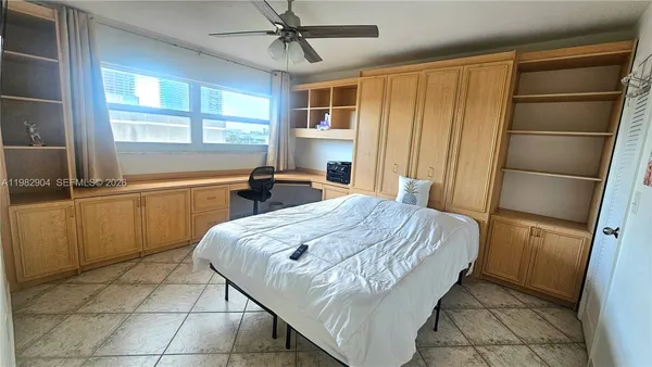 $2,300 | 180 Northeast 12th Avenue, Unit 10E, Hallandale Beach, FL 33009