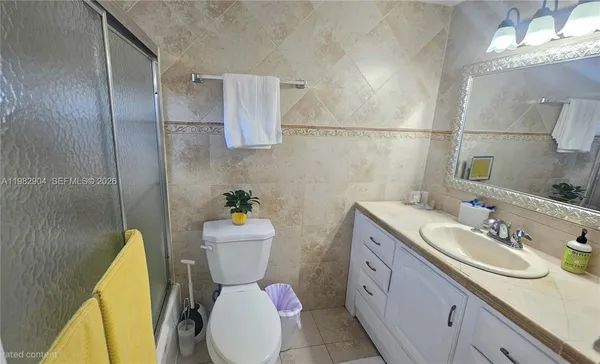 $2,300 | 180 Northeast 12th Avenue, Unit 10E, Hallandale Beach, FL 33009