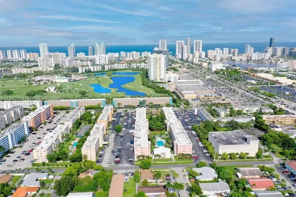 $2,300 | 180 Northeast 12th Avenue, Unit 10E, Hallandale Beach, FL 33009