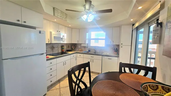 $2,300 | 180 Northeast 12th Avenue, Unit 10E, Hallandale Beach, FL 33009