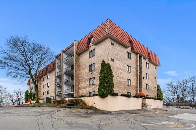 $318,900 | 159 Franklin Street, Unit D2, Stoneham, MA 02180