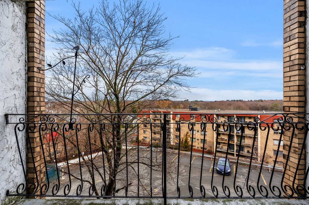 159 Franklin Street, Unit D2 Stoneham, MA 02180 - Photo 12 of 27 a view of a large yard