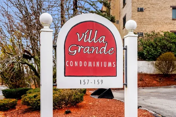 $318,900 | 159 Franklin Street, Unit D2, Stoneham, MA 02180