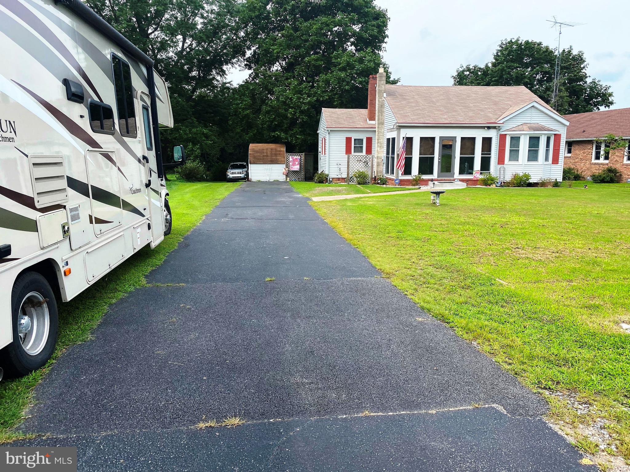 1234 South Bay Road Dover, DE 19901 - Photo 3 of 30 Oversized driveway can hold RV and 4 vehicles!