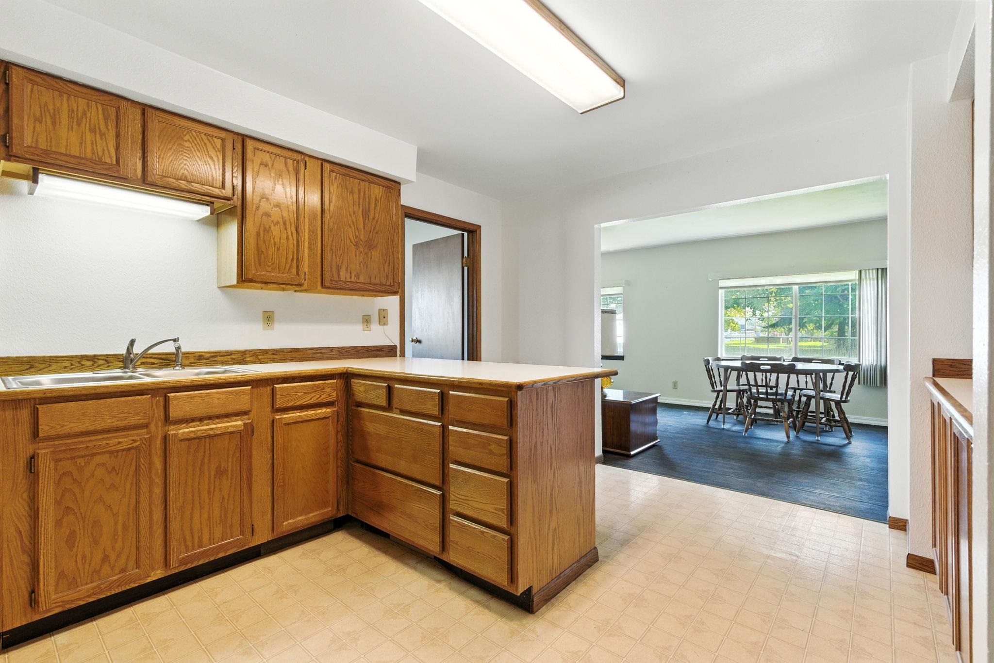 4401 North Best Road Spokane Valley, WA 99216 - Photo 5 of 23