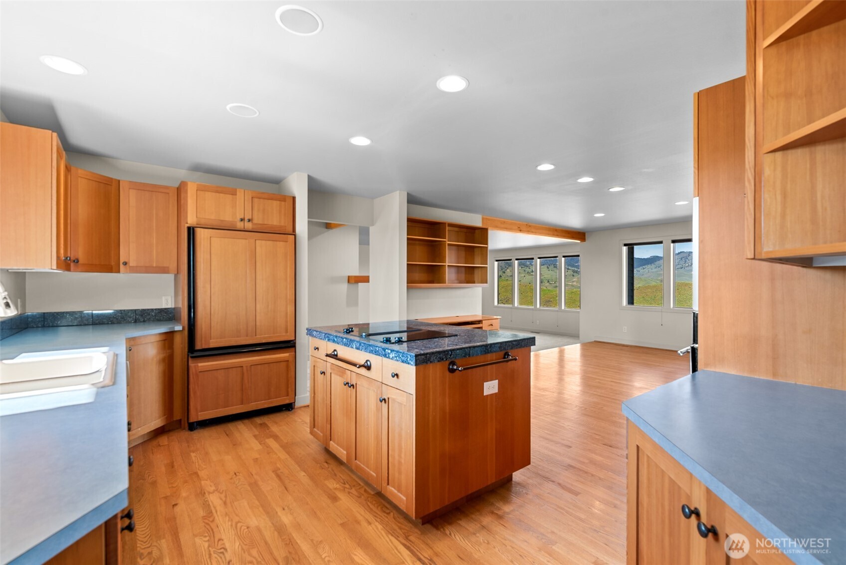500 Connery Road Wenatchee, WA 98801 - Photo 15 of 39 a kitchen with stainless steel appliances granite countertop a stove and a refrigerator