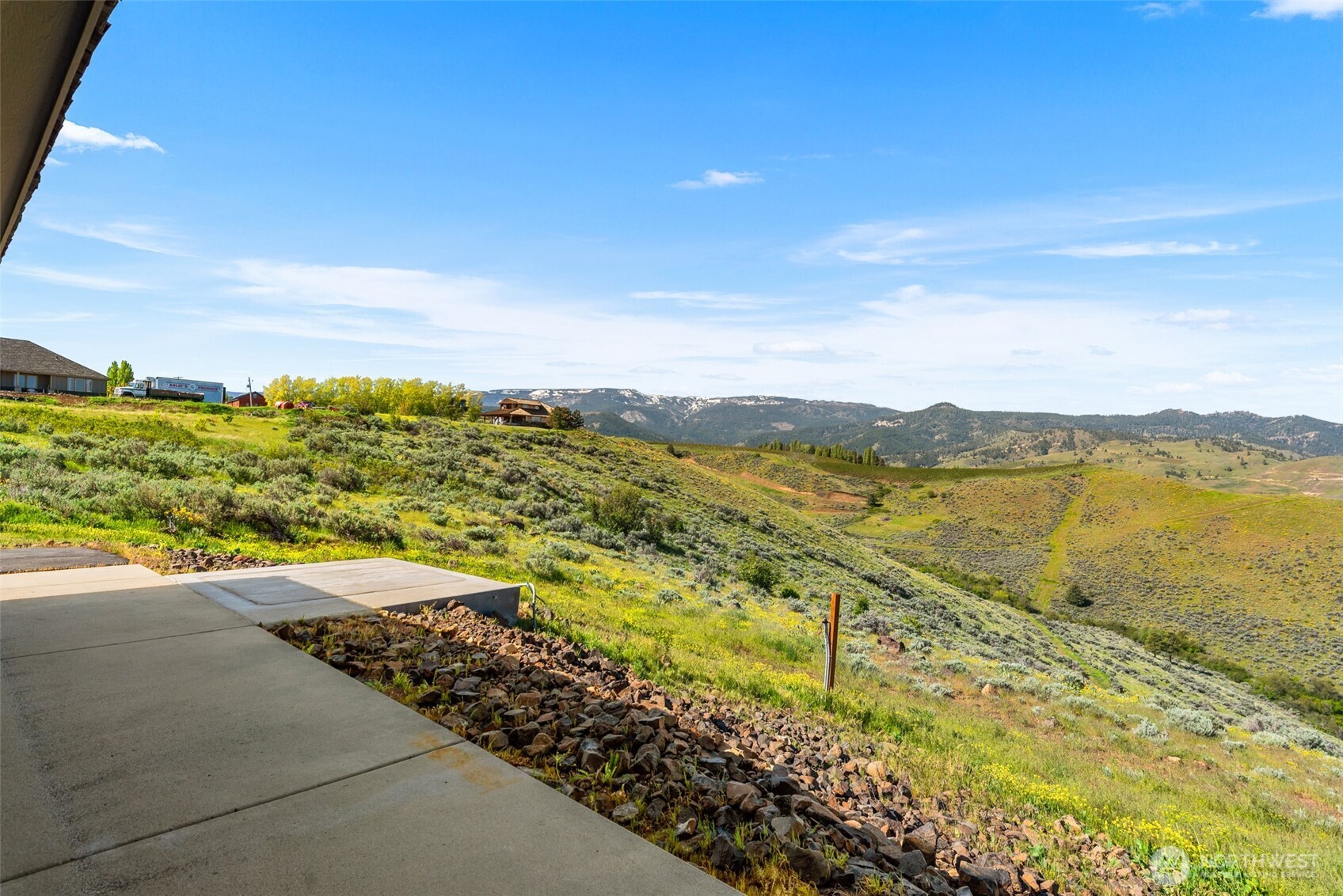 500 Connery Road Wenatchee, WA 98801 - Photo 33 of 39 a view of an ocean view and city