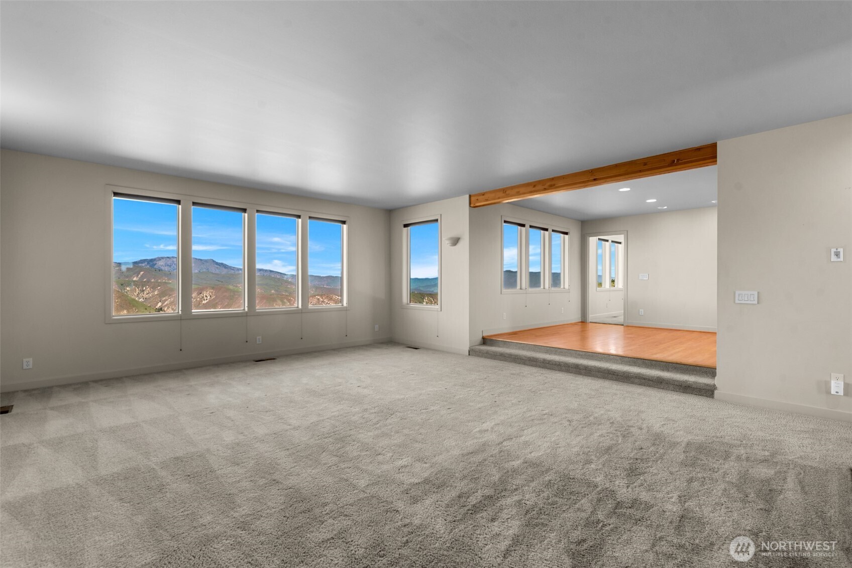 500 Connery Road Wenatchee, WA 98801 - Photo 9 of 39 an empty room with windows
