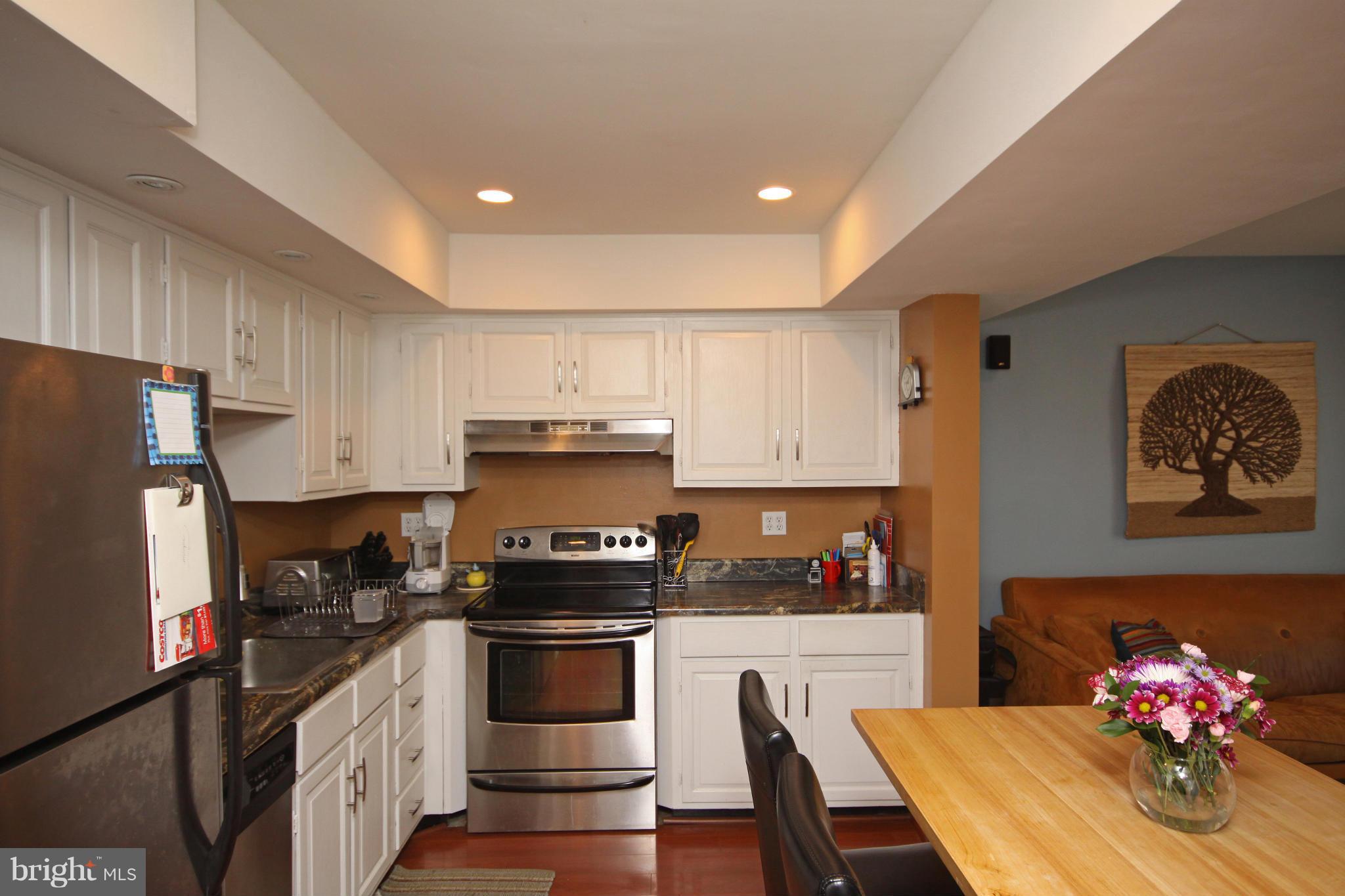 5462 Gloucester Road Columbia, MD 21044 - Photo 5 of 26 Kitchen