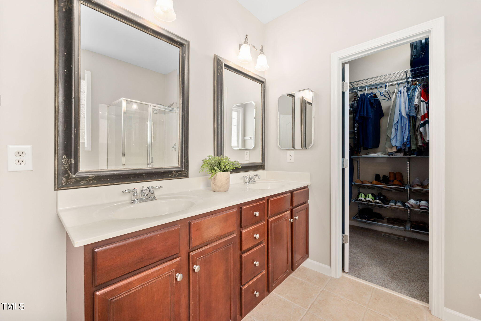 8620 Benzinger Drive Raleigh, NC 27613 - Photo 21 of 51 Primary Bath