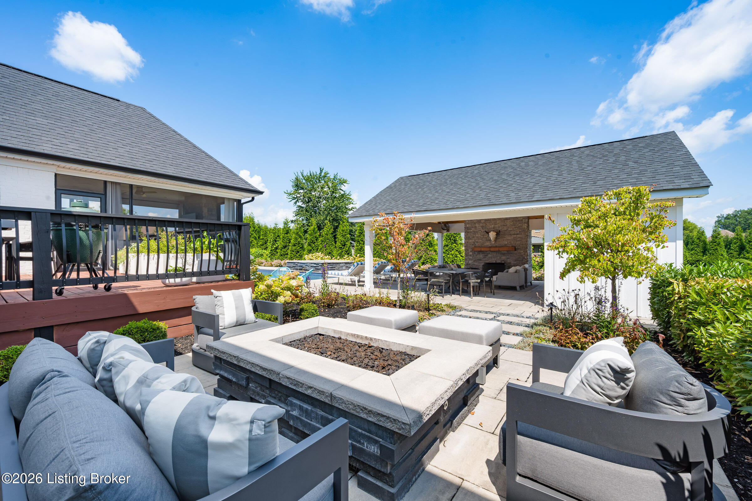 4945 Spring Farm Road Prospect, KY 40059 - Photo 70 of 91 Spring Farm_Exteriors_and_Twilights-26
