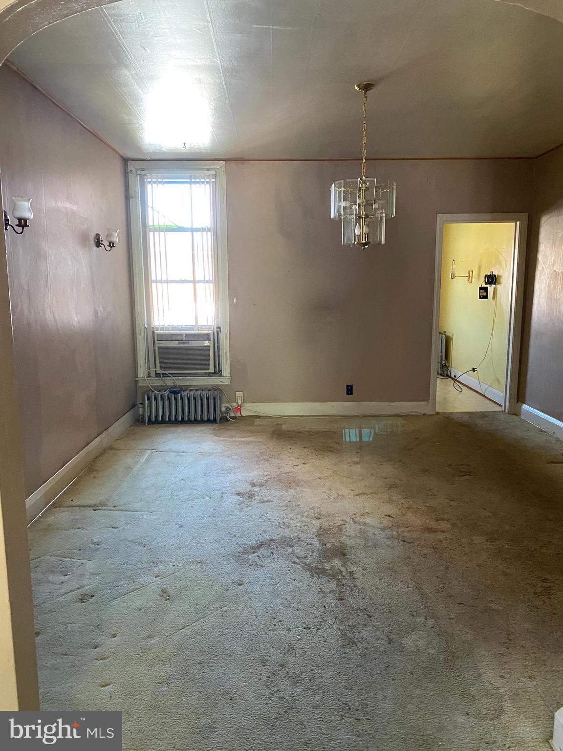 3902 Woodridge Road Baltimore, MD 21229 - Photo 5 of 14