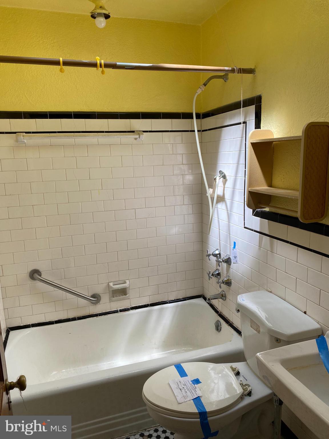 3902 Woodridge Road Baltimore, MD 21229 - Photo 7 of 14