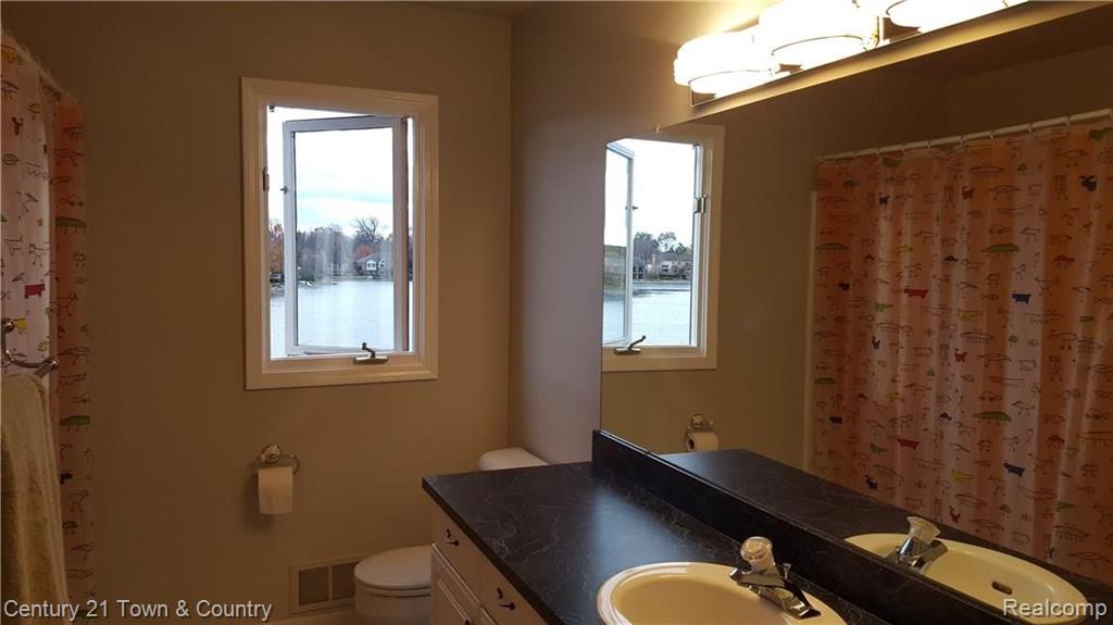 1740 Mackwood Road Rochester Hills, MI 48307 - Photo 17 of 31