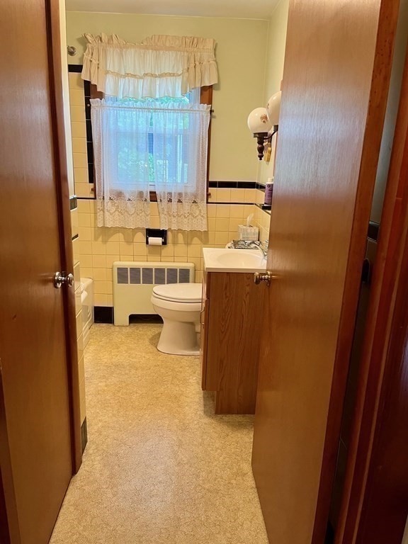 36 Greenwood Road Lynnfield, MA 01940 - Photo 11 of 12 Gallery Image 11