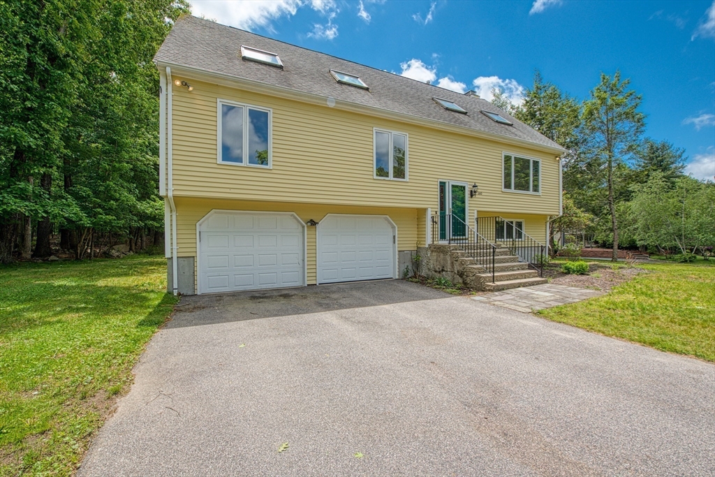 160 Hampton Road Sharon, MA 02067 - Photo 2 of 29