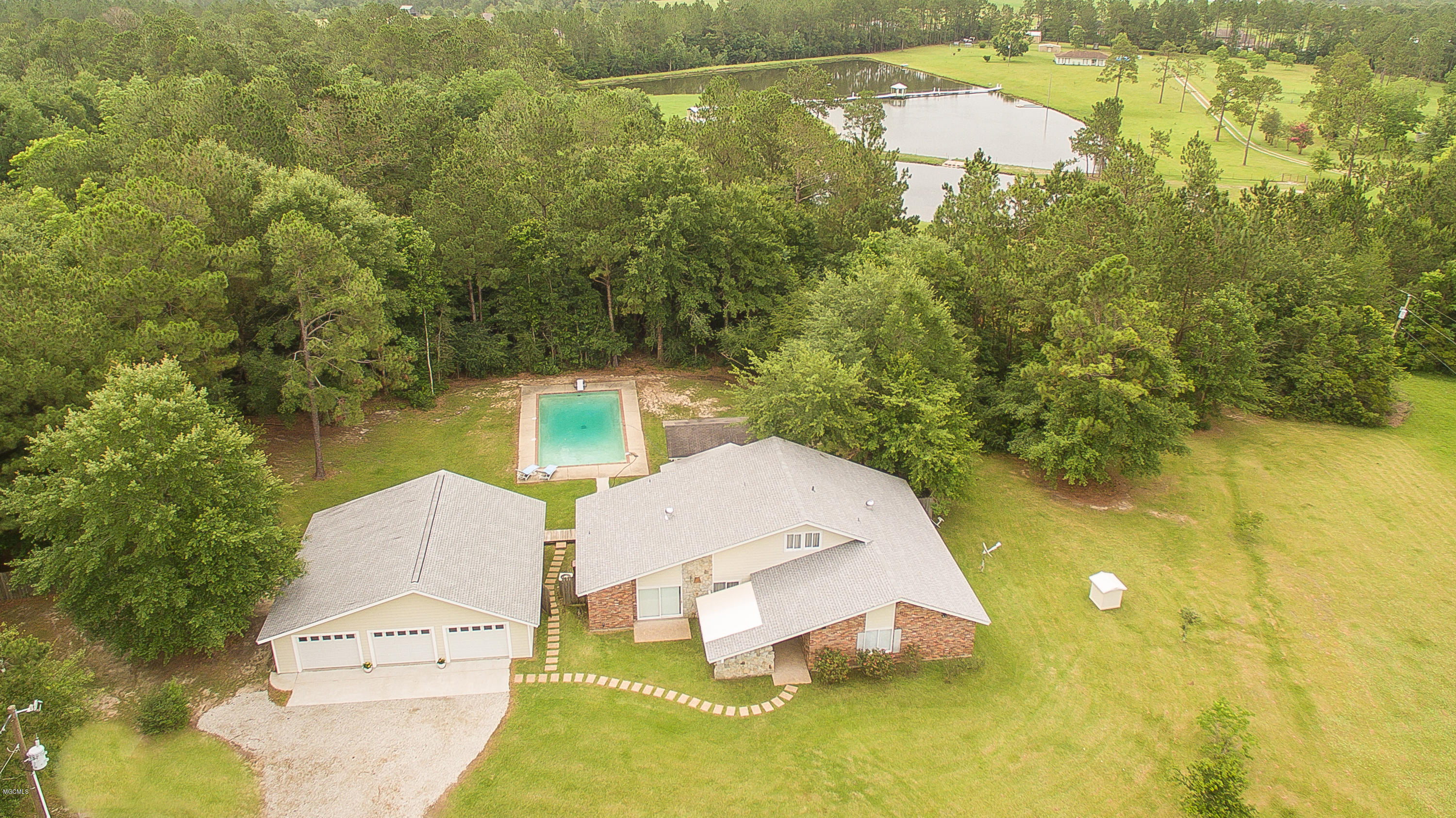 18666 Saucier Lizana Road-101-2