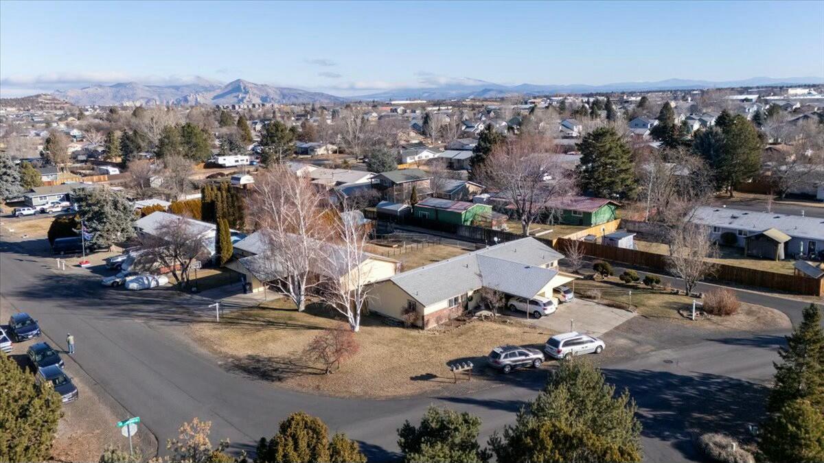 2080 Northwest 12th Street Redmond, OR 97756 - Photo 3 of 39 tempImagekZjnPO
