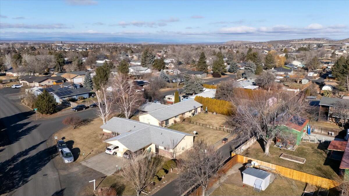 2080 Northwest 12th Street Redmond, OR 97756 - Photo 5 of 39 tempImagezP84a6