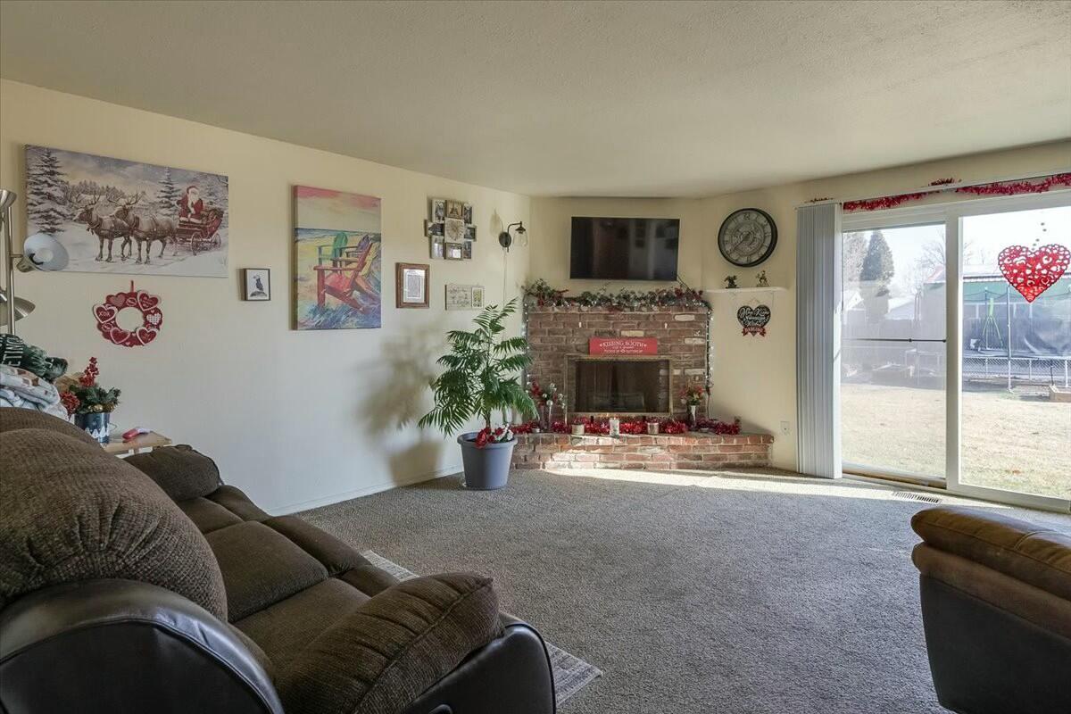 2080 Northwest 12th Street Redmond, OR 97756 - Photo 9 of 39 tempImageNVlgSS