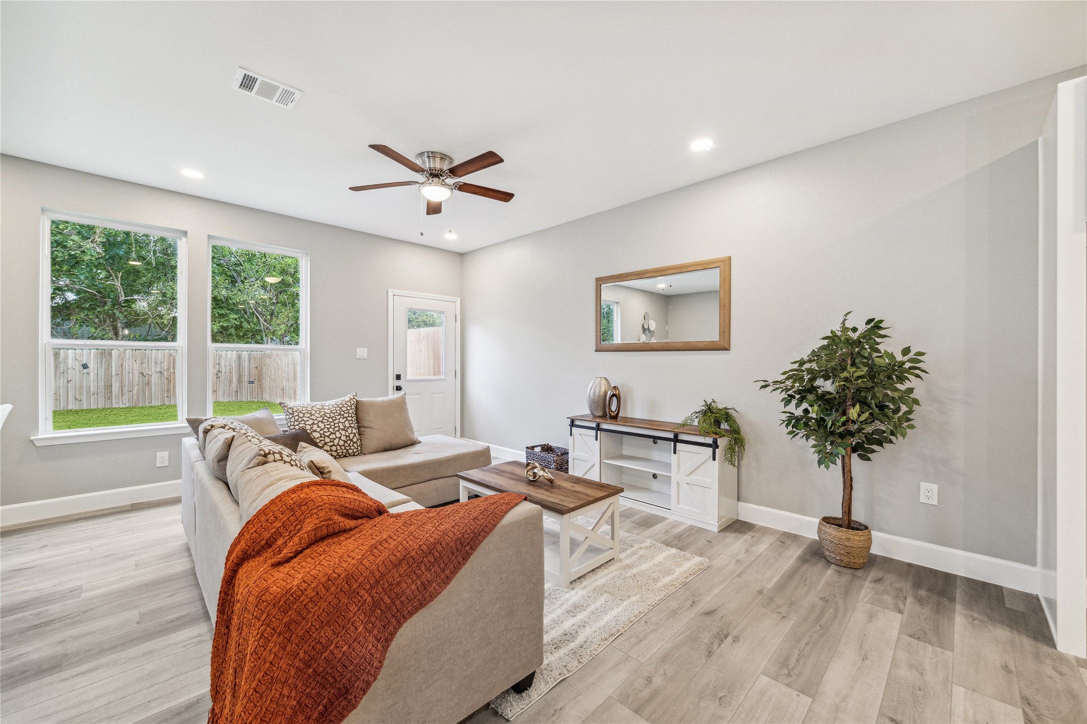 982 Randolph Street, Unit A Houston, TX 77088 - Photo 1 of 23