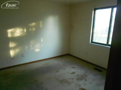 4164 North Jennings Road Flint, MI 48504 - Photo 11 of 19 20111254-10.JPG