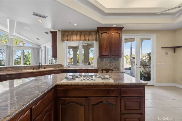 $2,190,000 | 6872 Chartwell Drive, Riverside, CA 92506