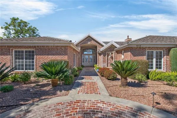 $2,190,000 | 6872 Chartwell Drive, Riverside, CA 92506