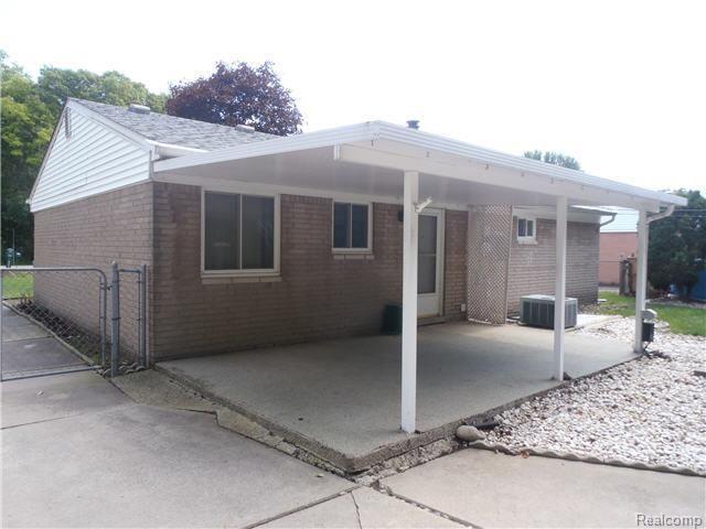 21054 Beech Daly Road Flat Rock, MI 48134 - Photo 6 of 15 patio.jpg