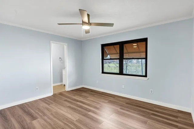 $1,800 | 907 West Bridge Street, Granbury, TX 76048