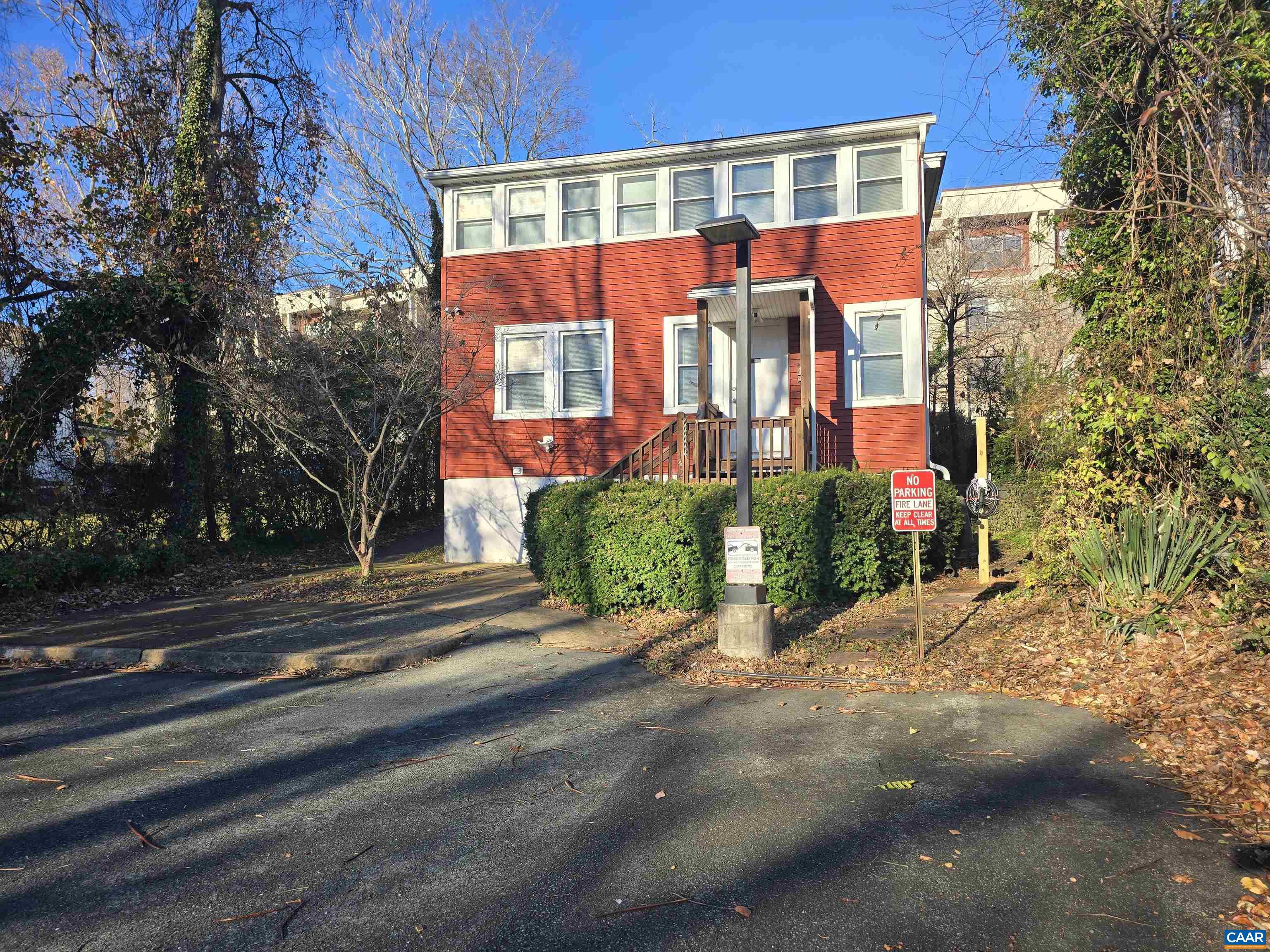 142 Carlton Road, Unit B Charlottesville, VA 22902 - Photo 2 of 5