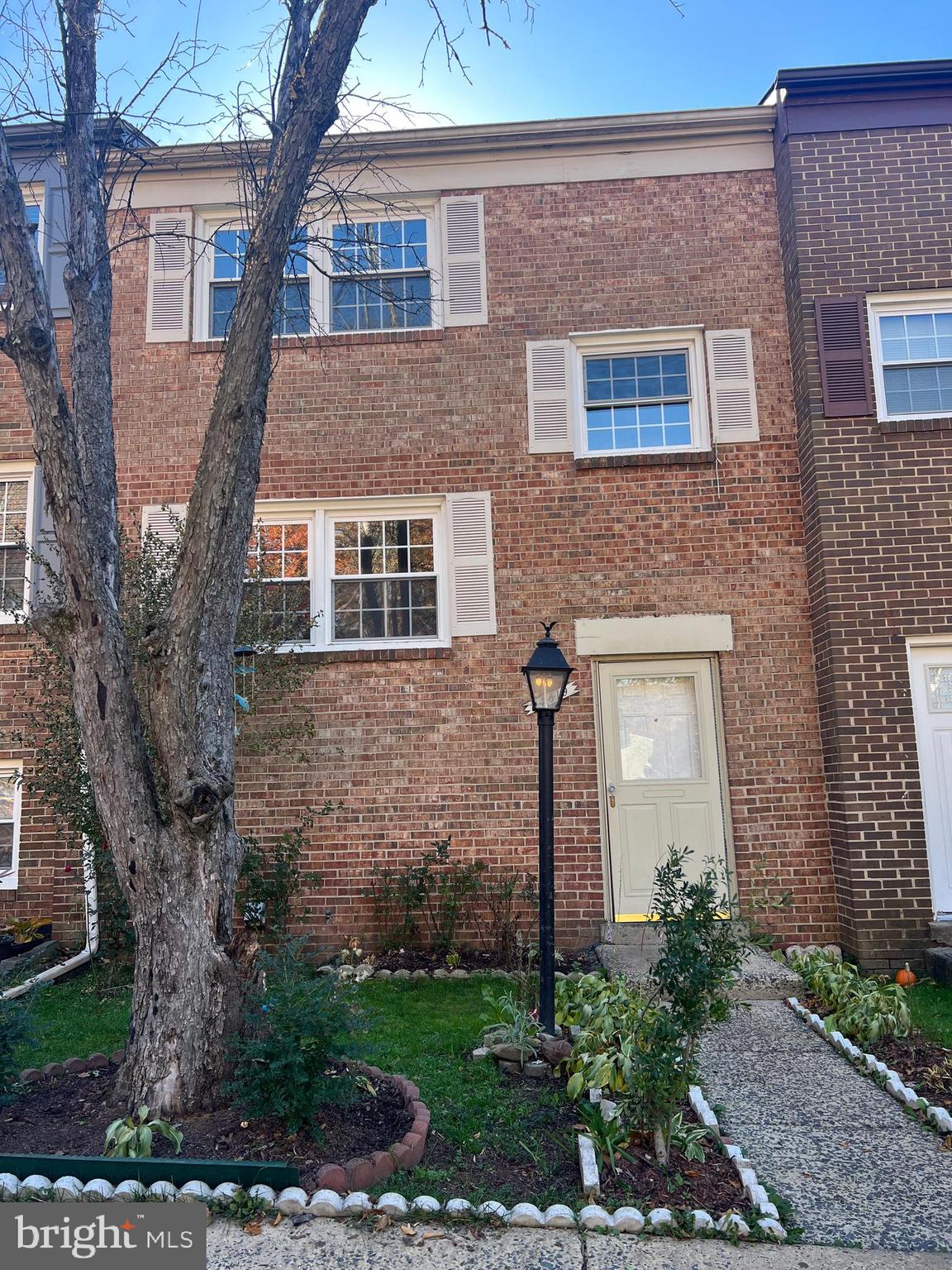14819 Smethwick Place Centreville, VA 20120 - Photo 1 of 15 4 Bedroom, 2 BA townhome-All Brick, great location