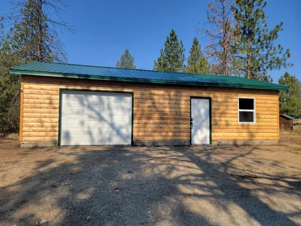 $335,000 | 38321 North Jackson Road, Elk, WA 99009