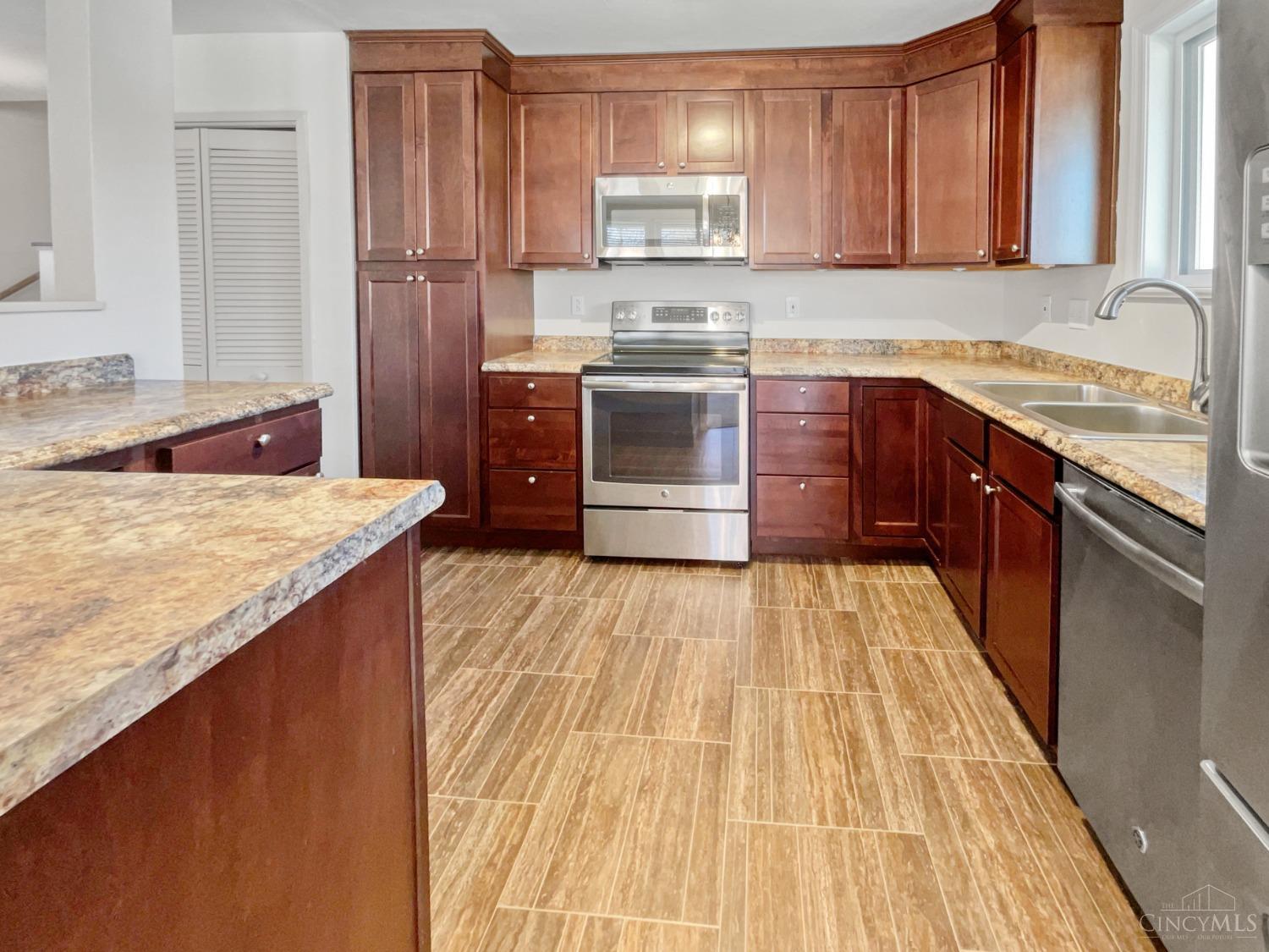 825 Cascade Road Forest Park, OH 45240 - Photo 10 of 22 Gallery Image 10