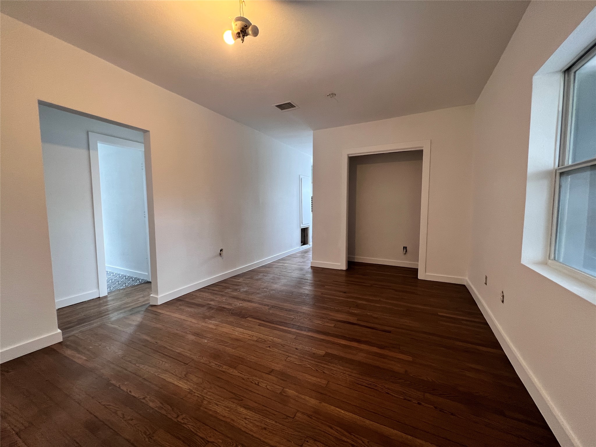 415 Fairview Street, Unit 8 Houston, TX 77006 - Photo 19 of 19 Large open floor plan living area with