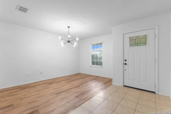 $1,800 | 9418 Madison Creek, Converse, TX 78109