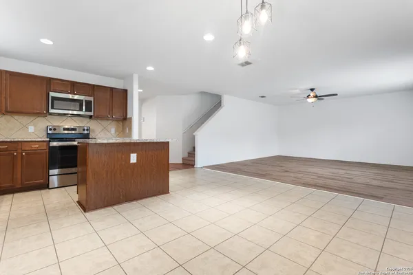 $1,800 | 9418 Madison Creek, Converse, TX 78109