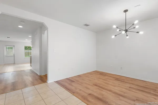 $1,800 | 9418 Madison Creek, Converse, TX 78109