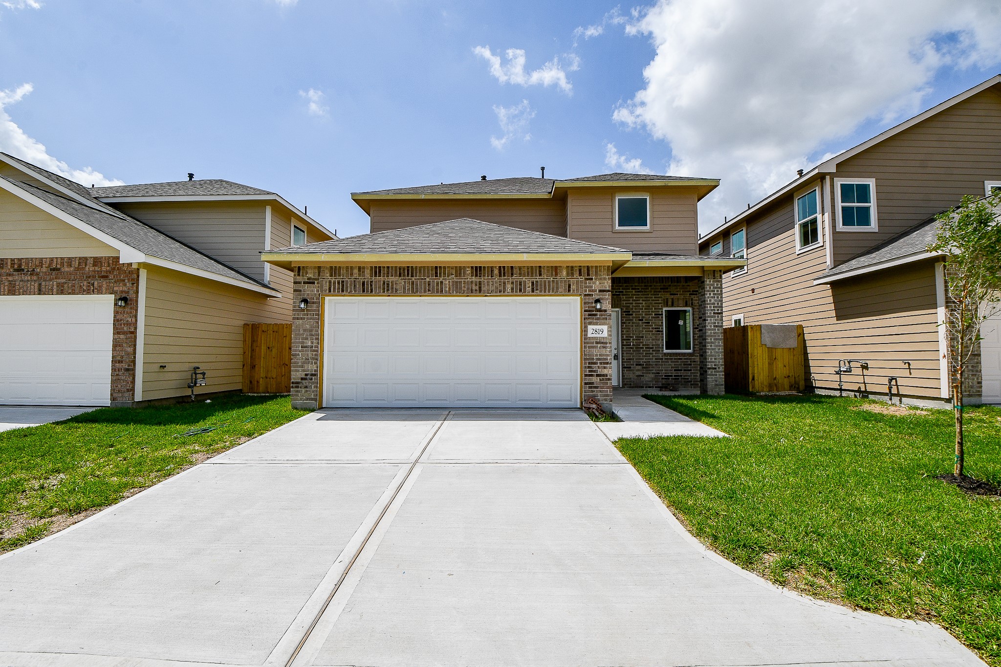 2819 Topiary Lane Houston, TX 77014 - Photo 2 of 31 Front view