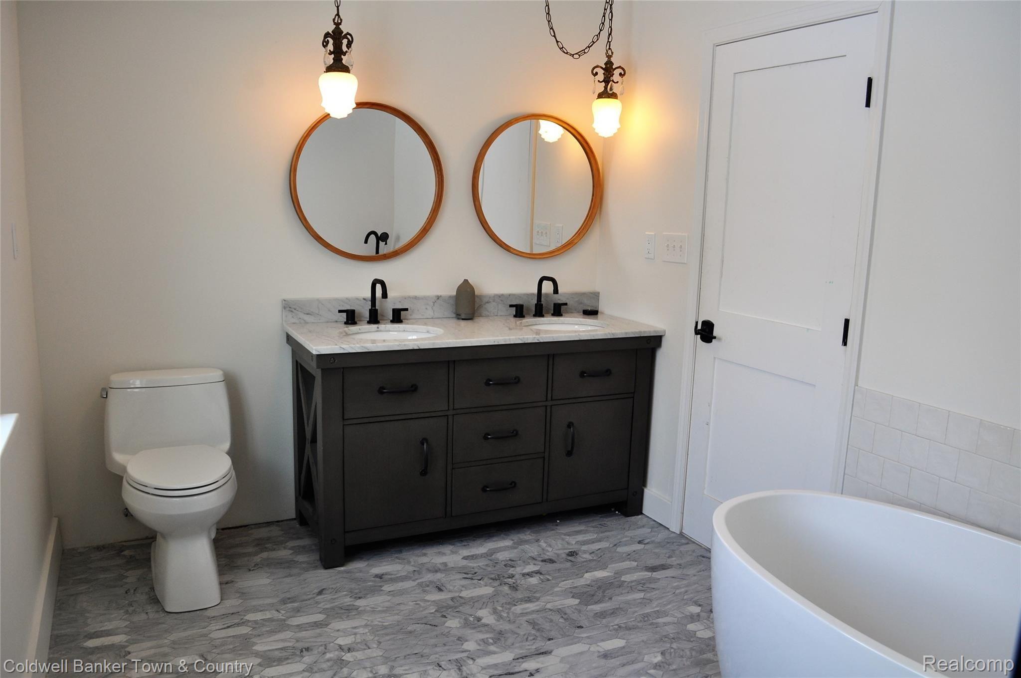 3144 Nisbet Road Pinckney, MI 48169 - Photo 22 of 43 Master Bath