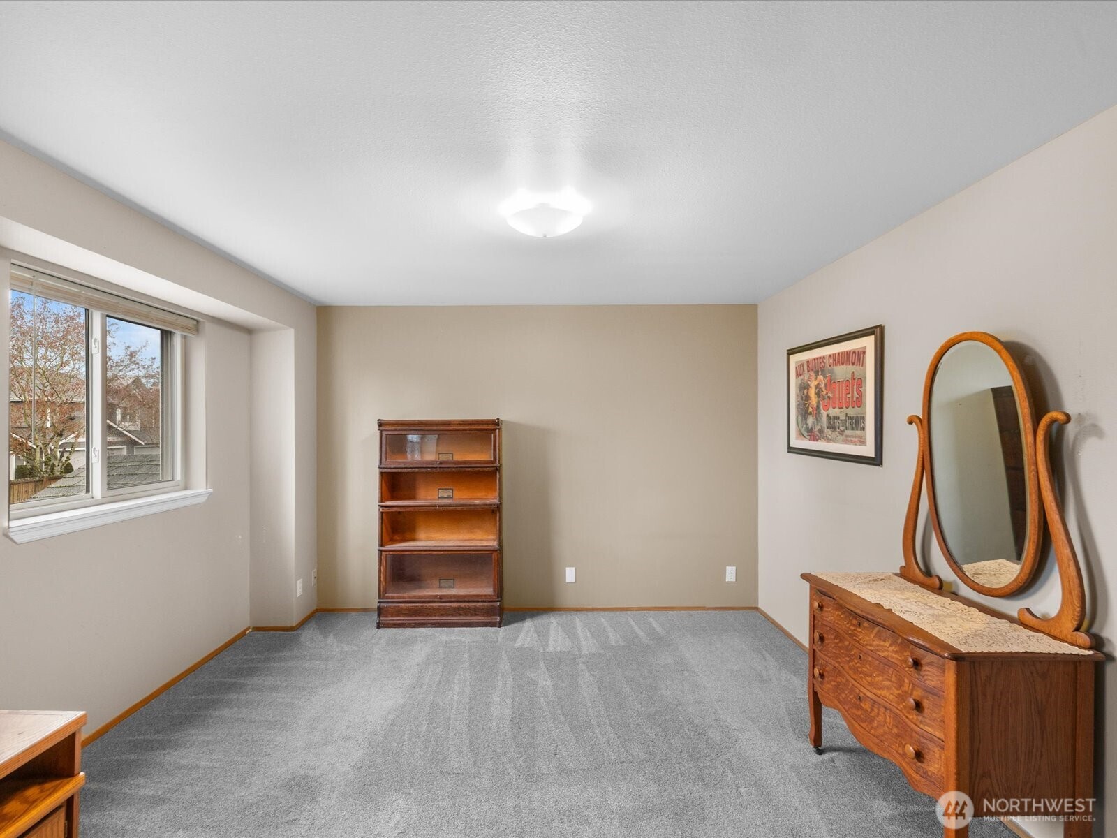 21227 76th Avenue West, Unit B8 Edmonds, WA 98026 - Photo 23 of 29 a room with windows and closet