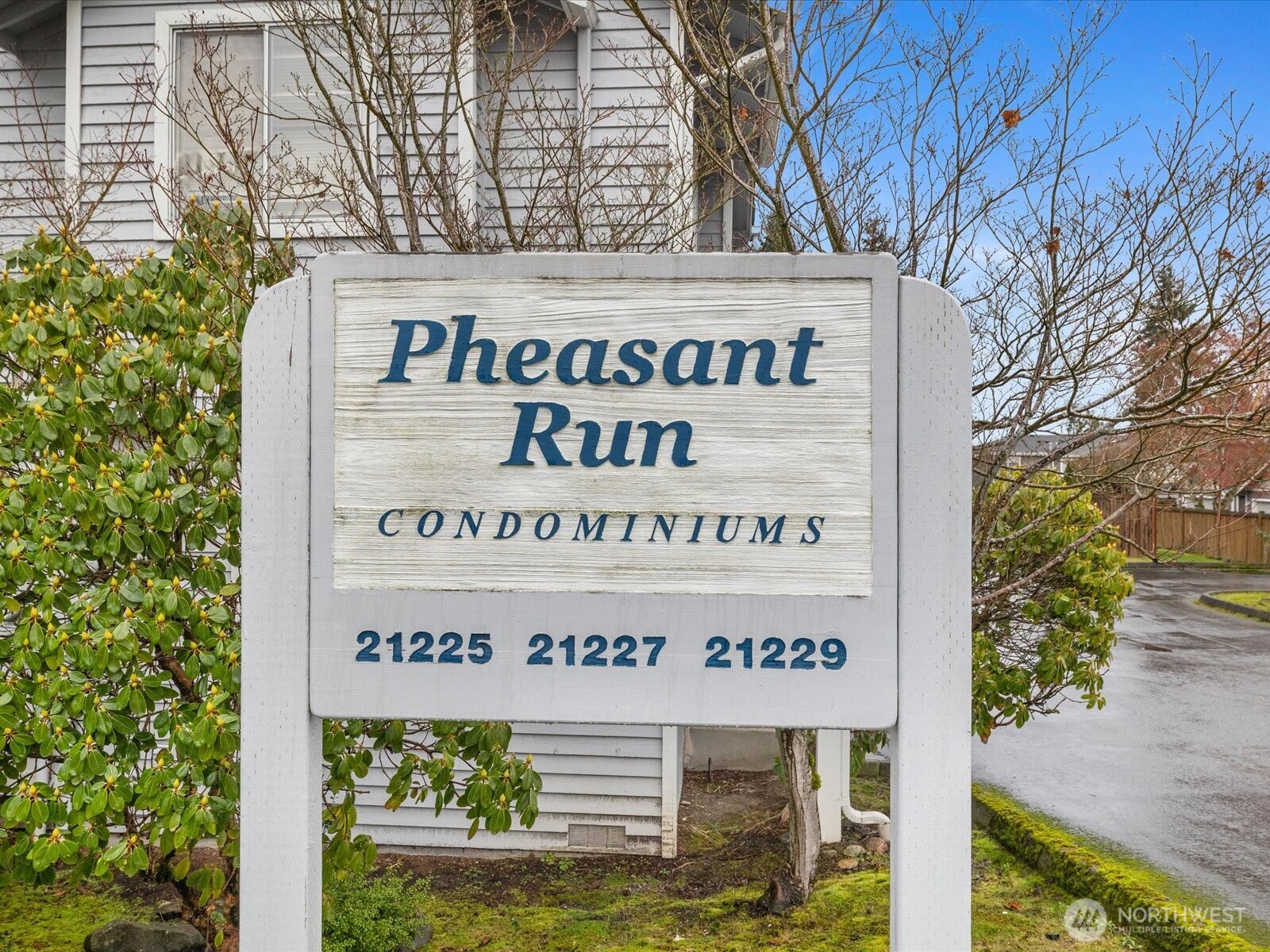 21227 76th Avenue West, Unit B8 Edmonds, WA 98026 - Photo 3 of 29 a sign on the side of a building