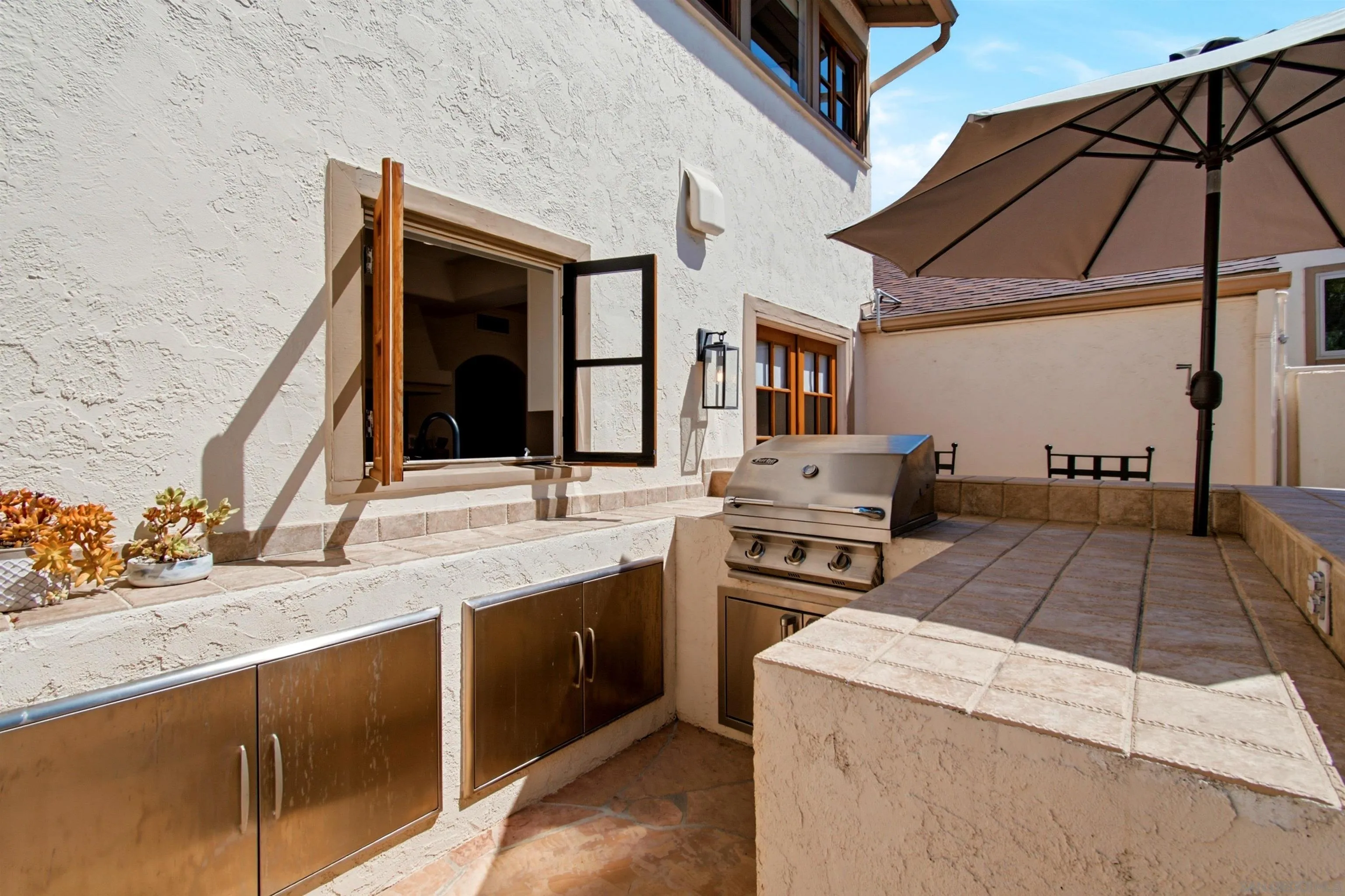 137 Via Coronado Rancho Santa Fe, CA 92091 - Photo 9 of 69 Gallery Image 9