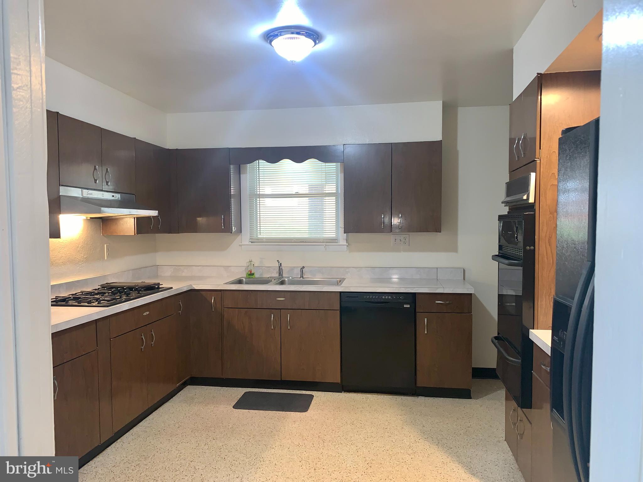 1204 Ridgeshire Road Baltimore, MD 21222 - Photo 16 of 55